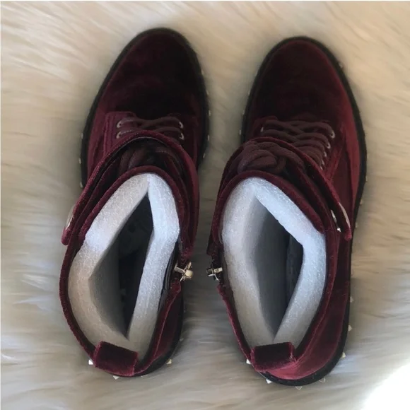 NEW! No box. Vince Camuto Talorini Velvet Studded Heel Combat Boot. Size 5 - Picture 3 of 5